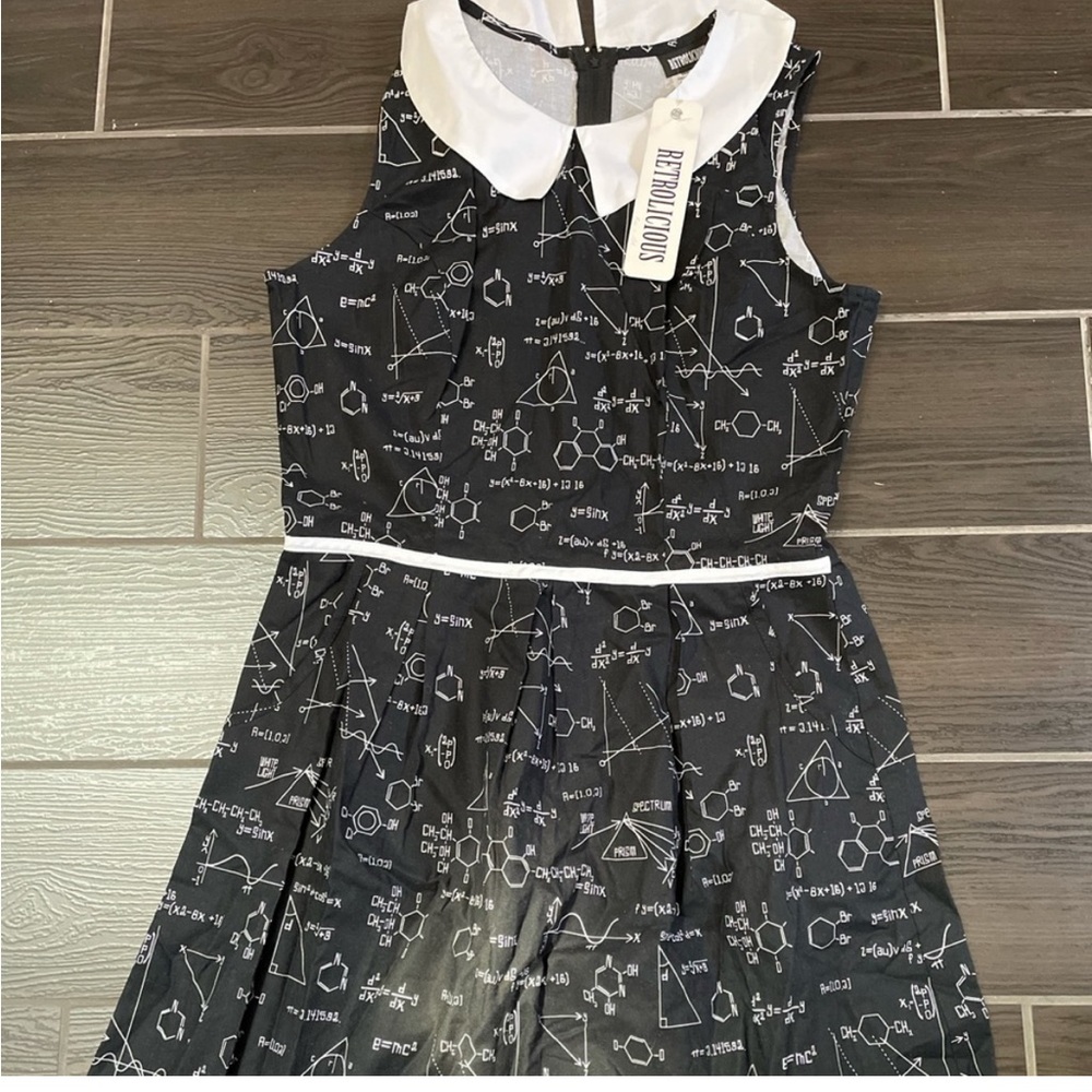 Reserved Retrolicious Dress